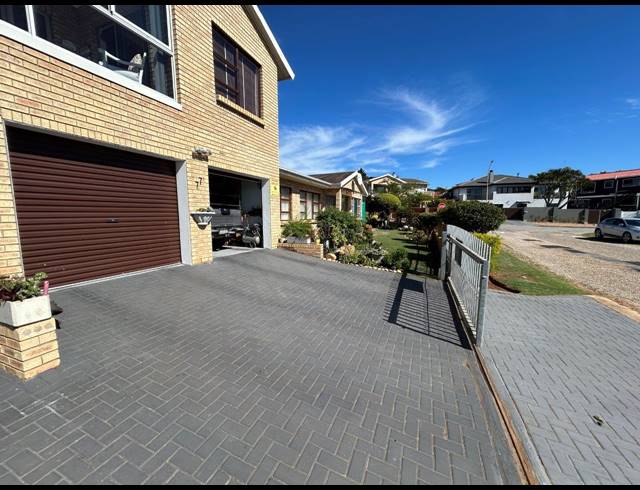 5 BEDROOM HOUSE FOR SALE IN WAVECREST